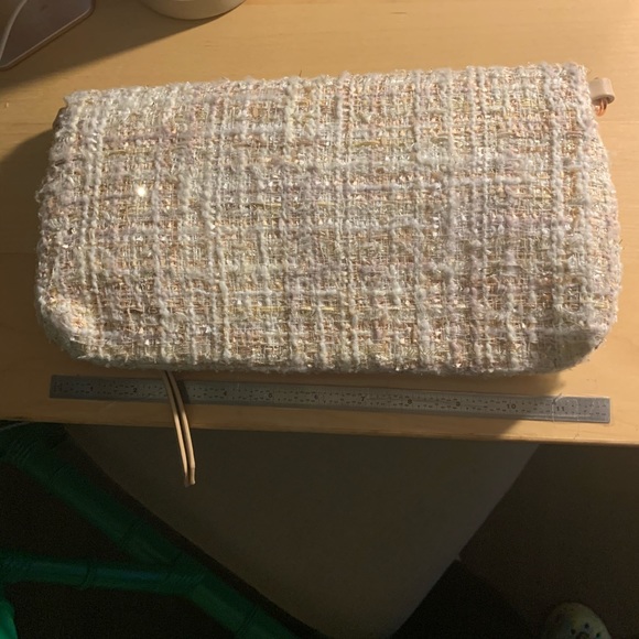 Textured Spring time Clutch - Picture 5 of 5